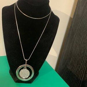 Gorgeous necklace 33”